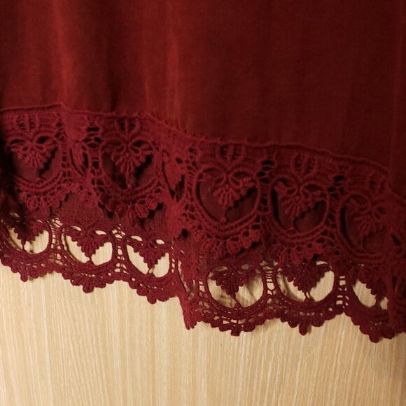 Maurices Womens Dark Red Short Sleeve Suede Feel Top Lace Trim Small - Picture 3 of 7
